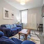 Beautiful Apartment With Parking