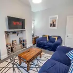 Beautiful Apartment With Parking