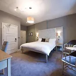 The County Hotel