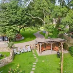 The Dale Manor