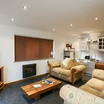 Crackin View Holiday Cottage