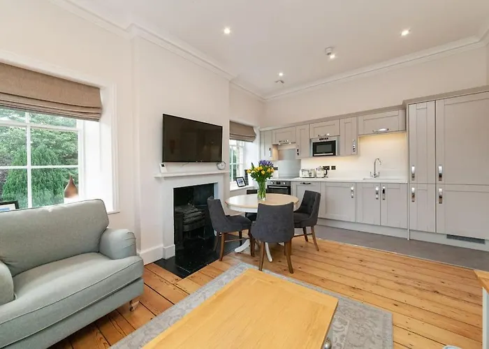 Beautiful Grade II Listed Apartments Sleeping 20