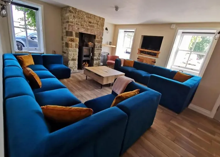 The Dale Manor