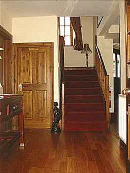 Hotel Hall Bank 2*