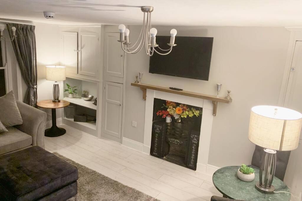 Town Centre, Market Place View Apartment *