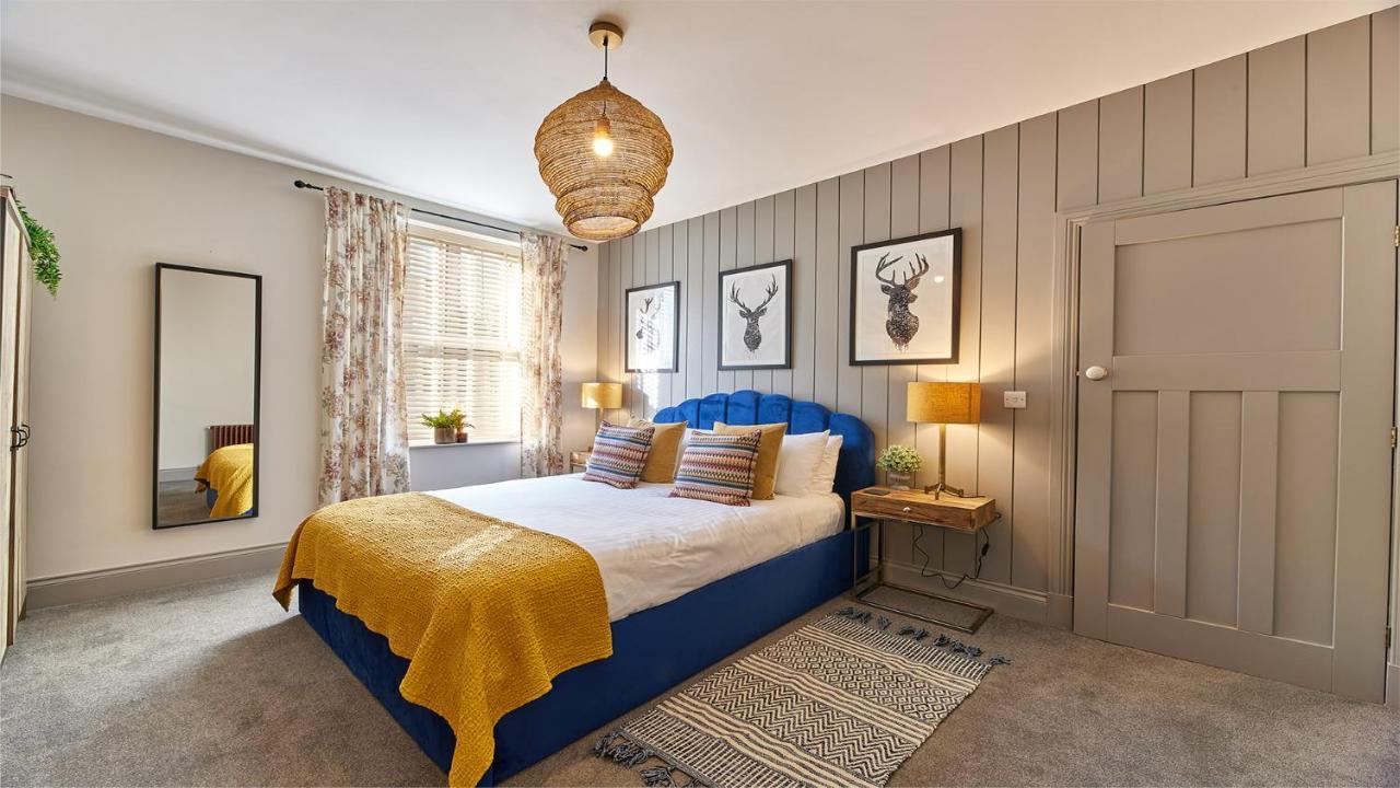 Host & - Greenside Hexham