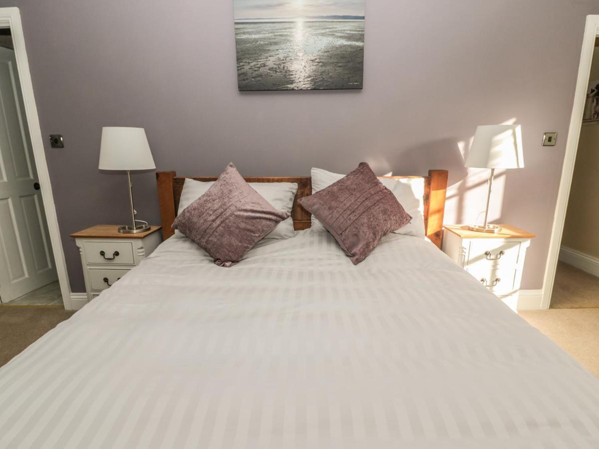 Holiday home Hare & Hounds House