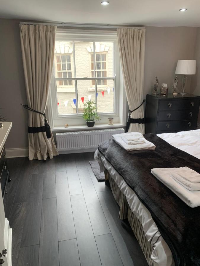 Town Centre, Market Place View Apartment *