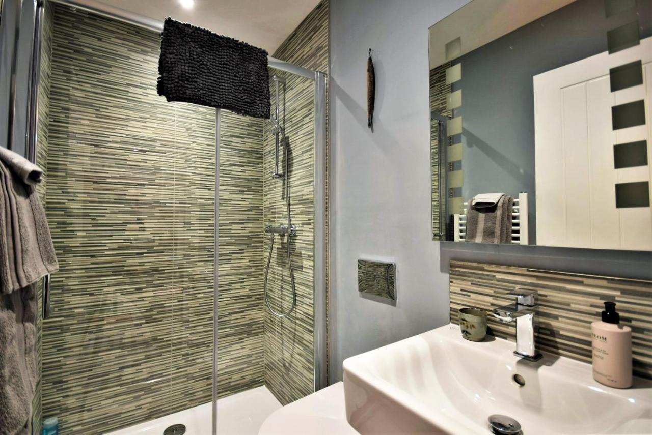 The Vault At Westacres Apartment *