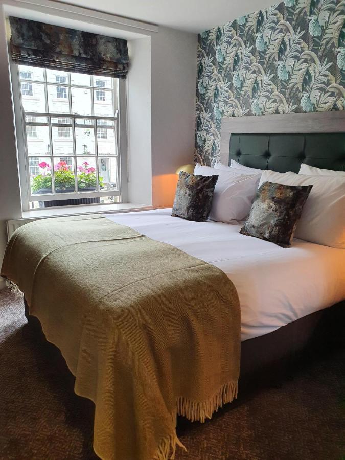 The Coach And Horses 2*