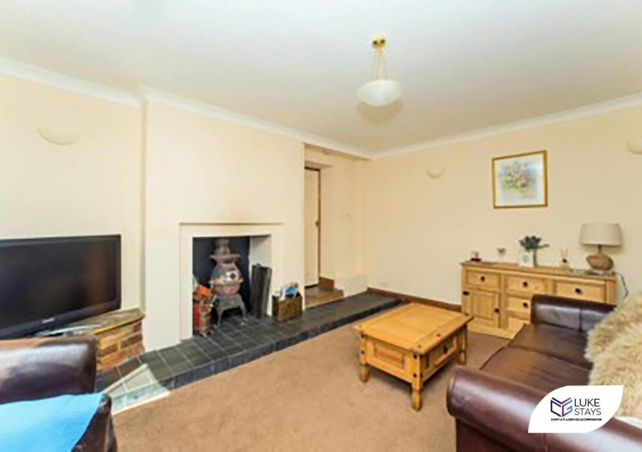 Luke Stays - Corner House