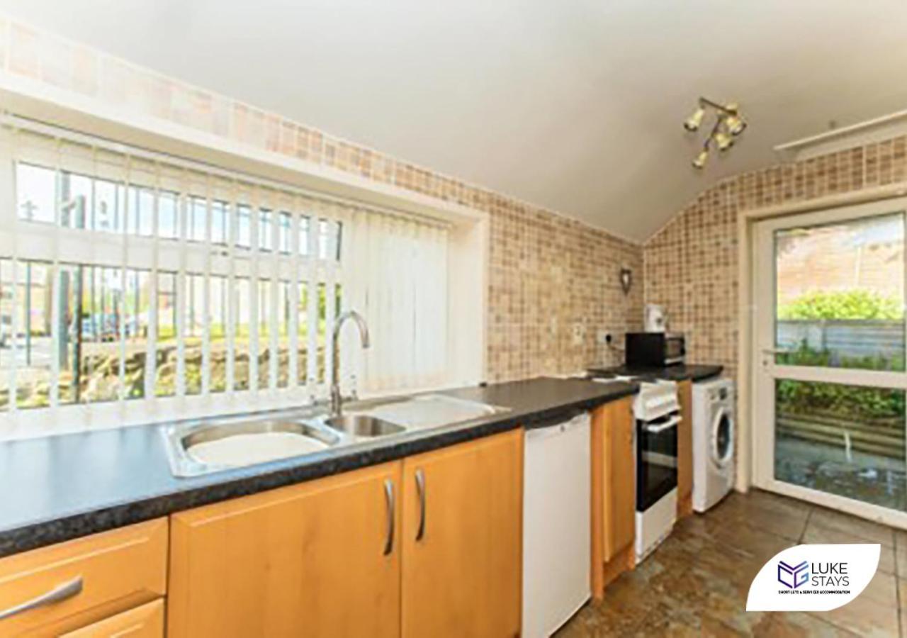 Holiday home Luke Stays - Corner House