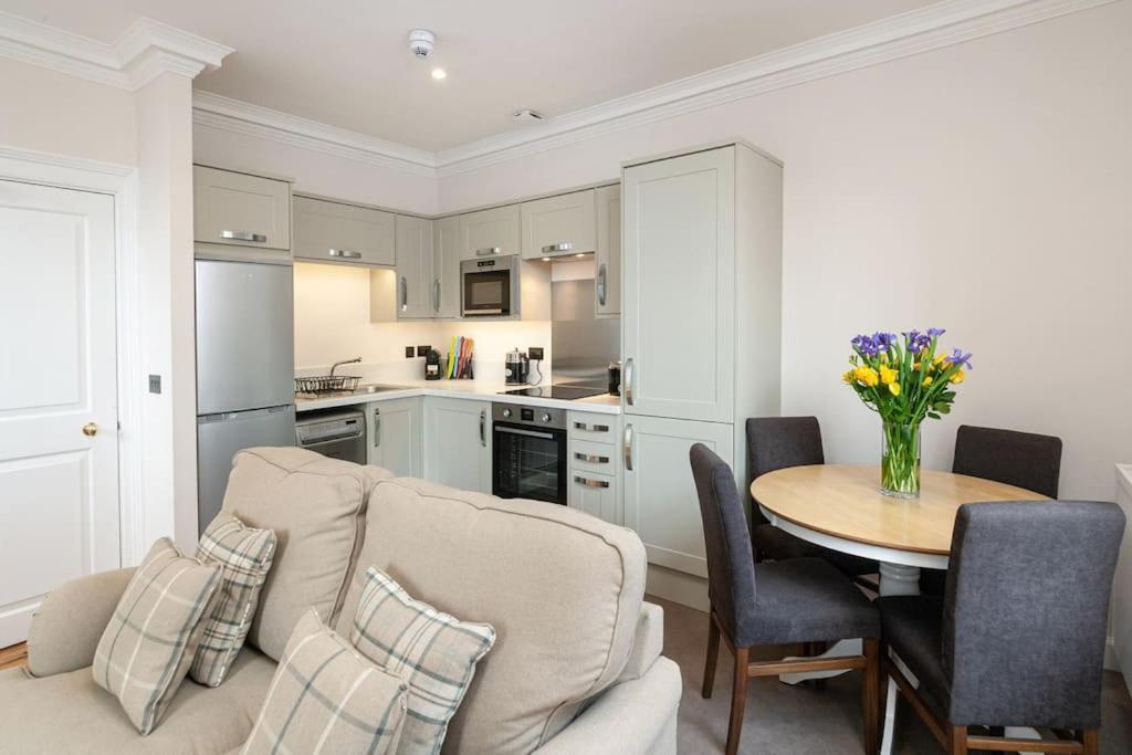 Beautiful Grade Ii Listed Sleeping 20 Holiday home