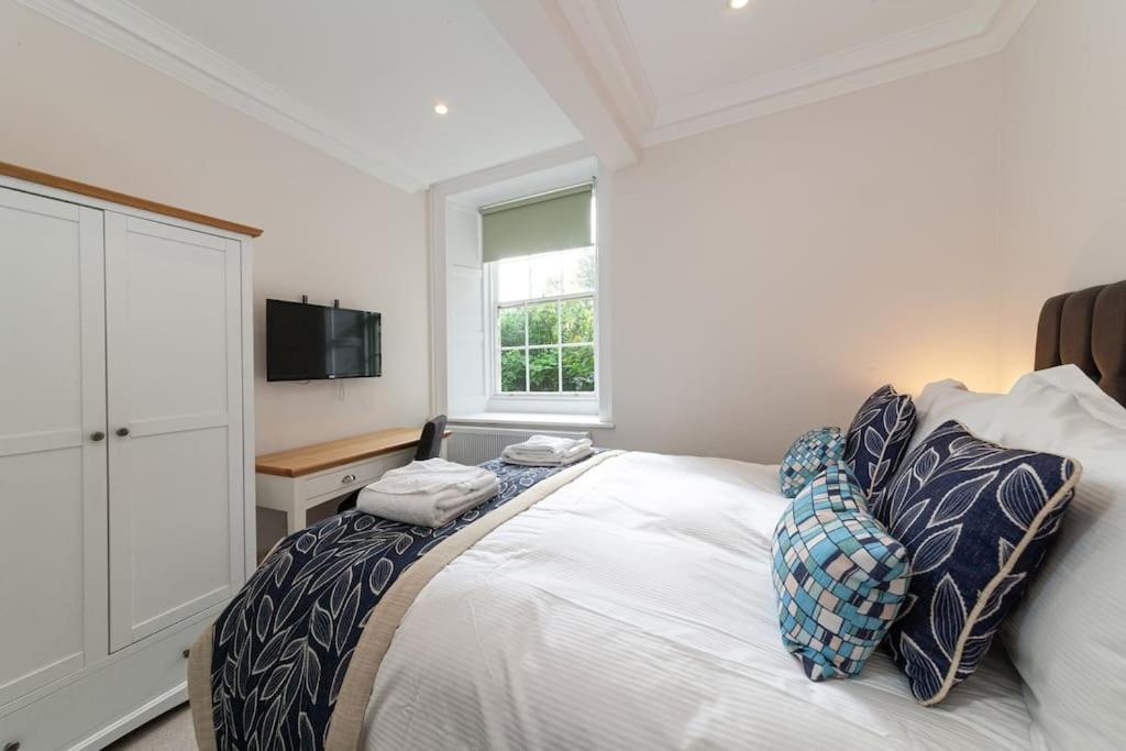 Beautiful Grade Ii Listed Sleeping 20