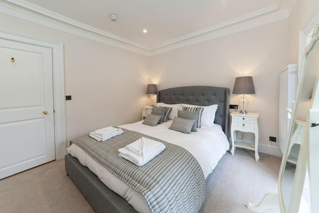 Beautiful Grade Ii Listed Sleeping 20 Holiday home Hexham