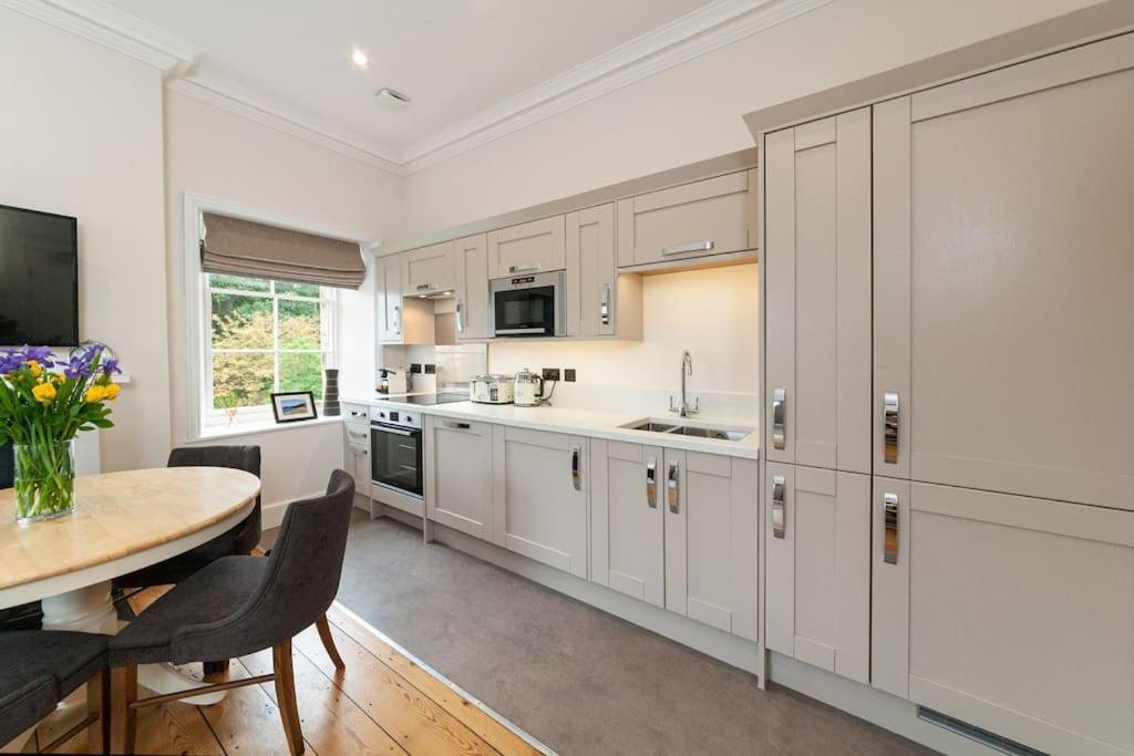 Beautiful Grade Ii Listed Sleeping 20 Holiday home *