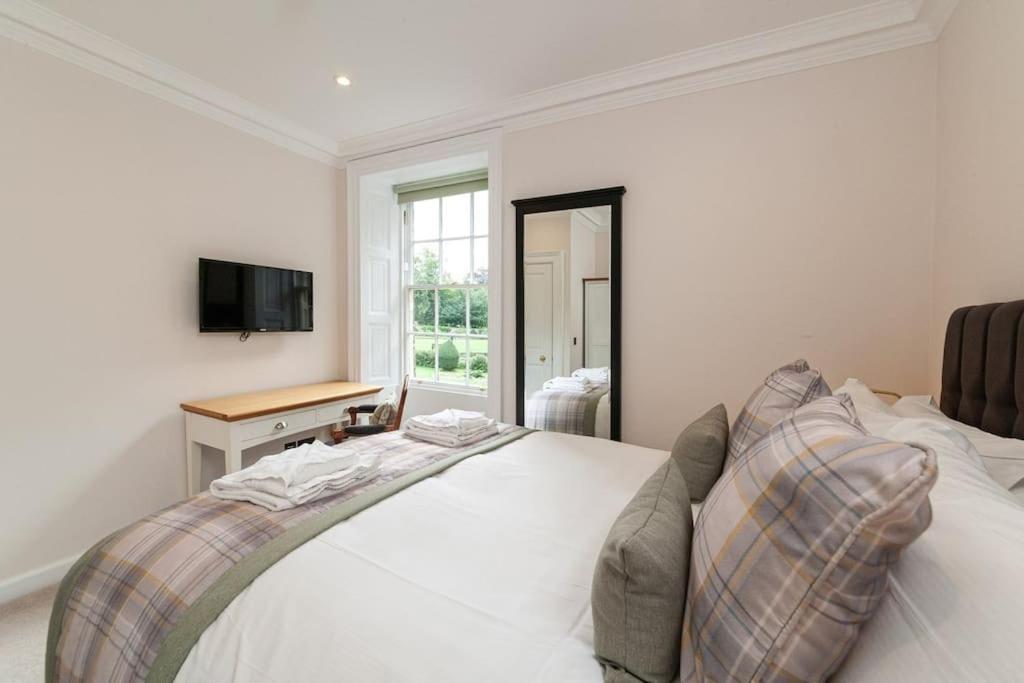 Beautiful Grade Ii Listed Sleeping 20
