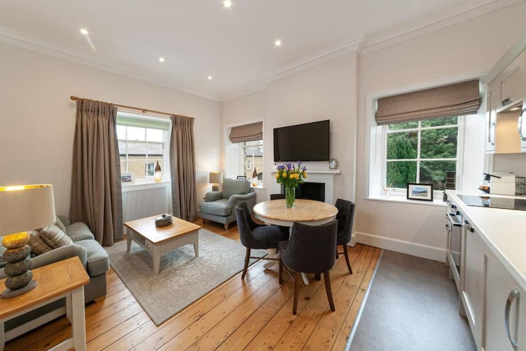 Beautiful Grade Ii Listed Sleeping 20 Holiday home Hexham