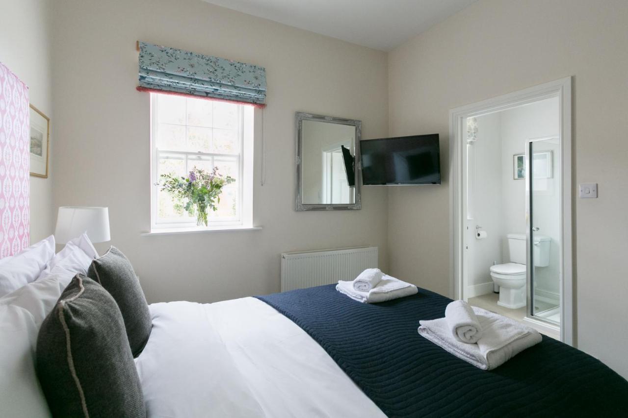 On The Hill - The Coach House *
