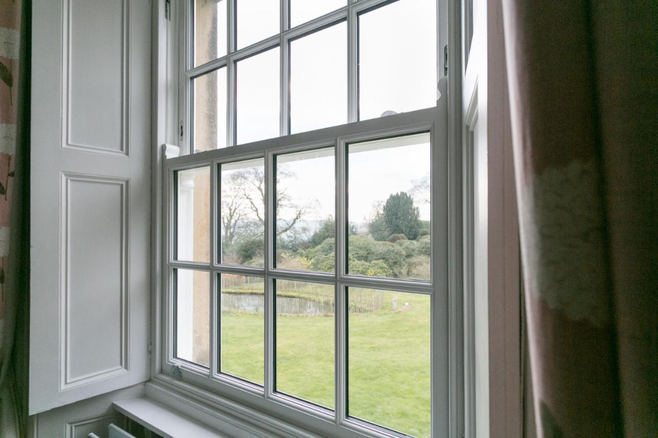 On The Hill - The Coach House *