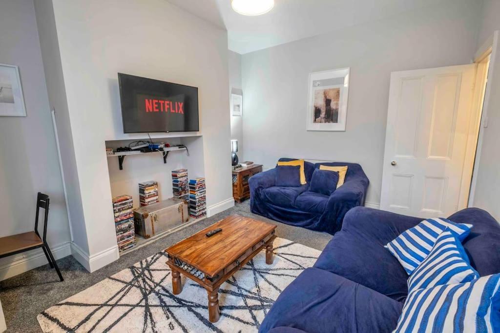 Beautiful With Parking Apartment *