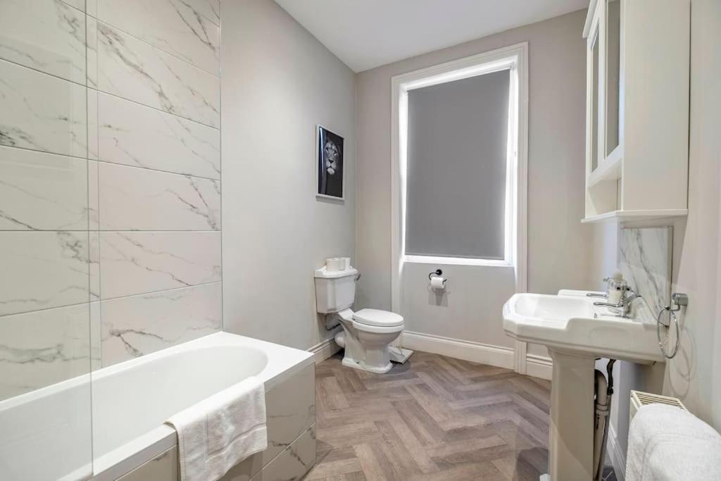 Beautiful With Parking Apartment