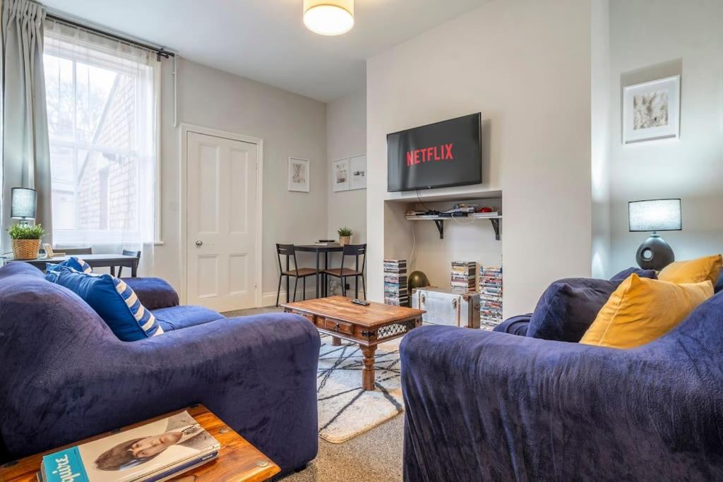 Apartment Beautiful With Parking *