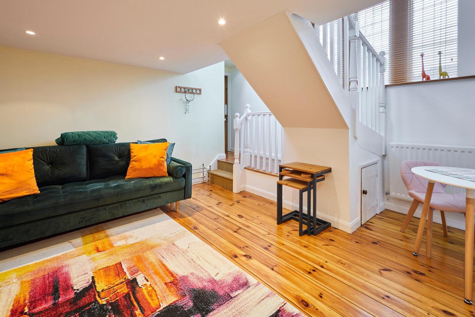 Holiday home Host & - Millers Coach House *