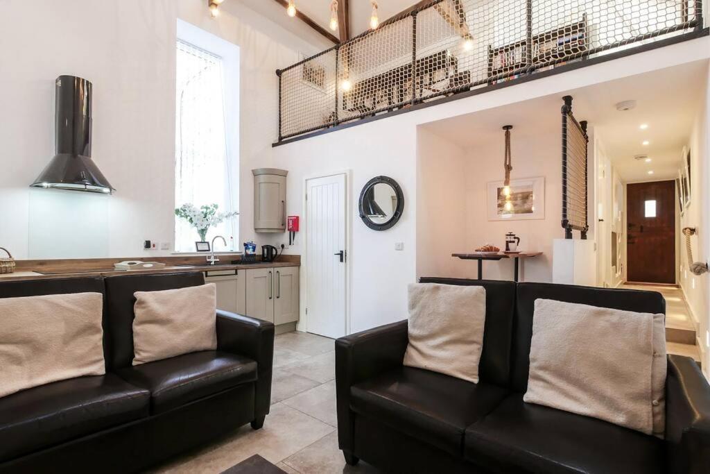 Holiday home The Coach House -