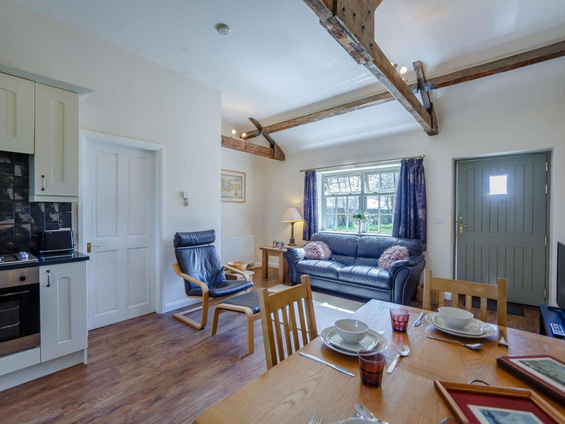 1 Bed In 82472