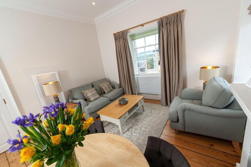 Beautiful Grade Ii Listed Sleeping 20 Hexham