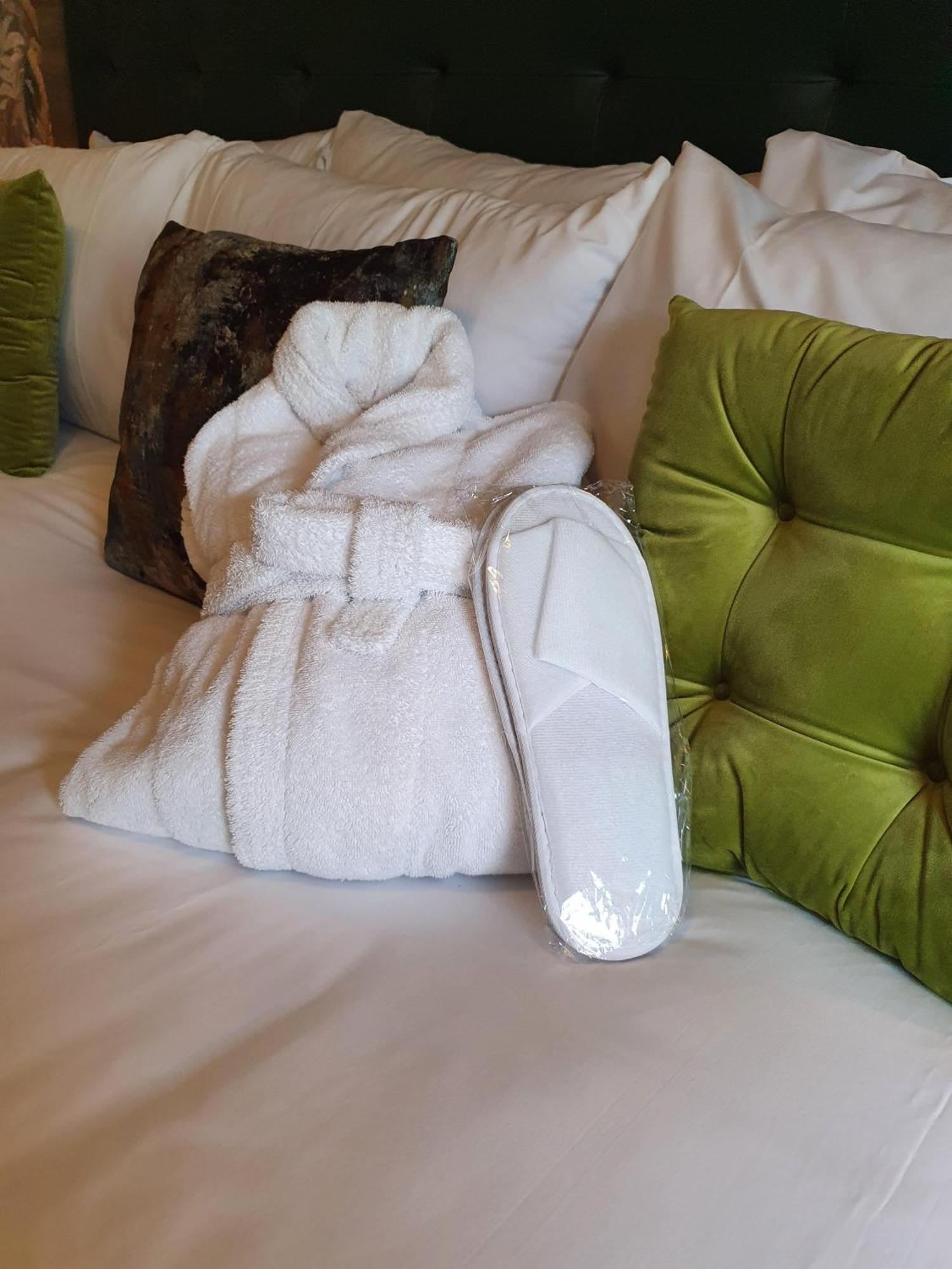 Inn The Coach And Horses 2*