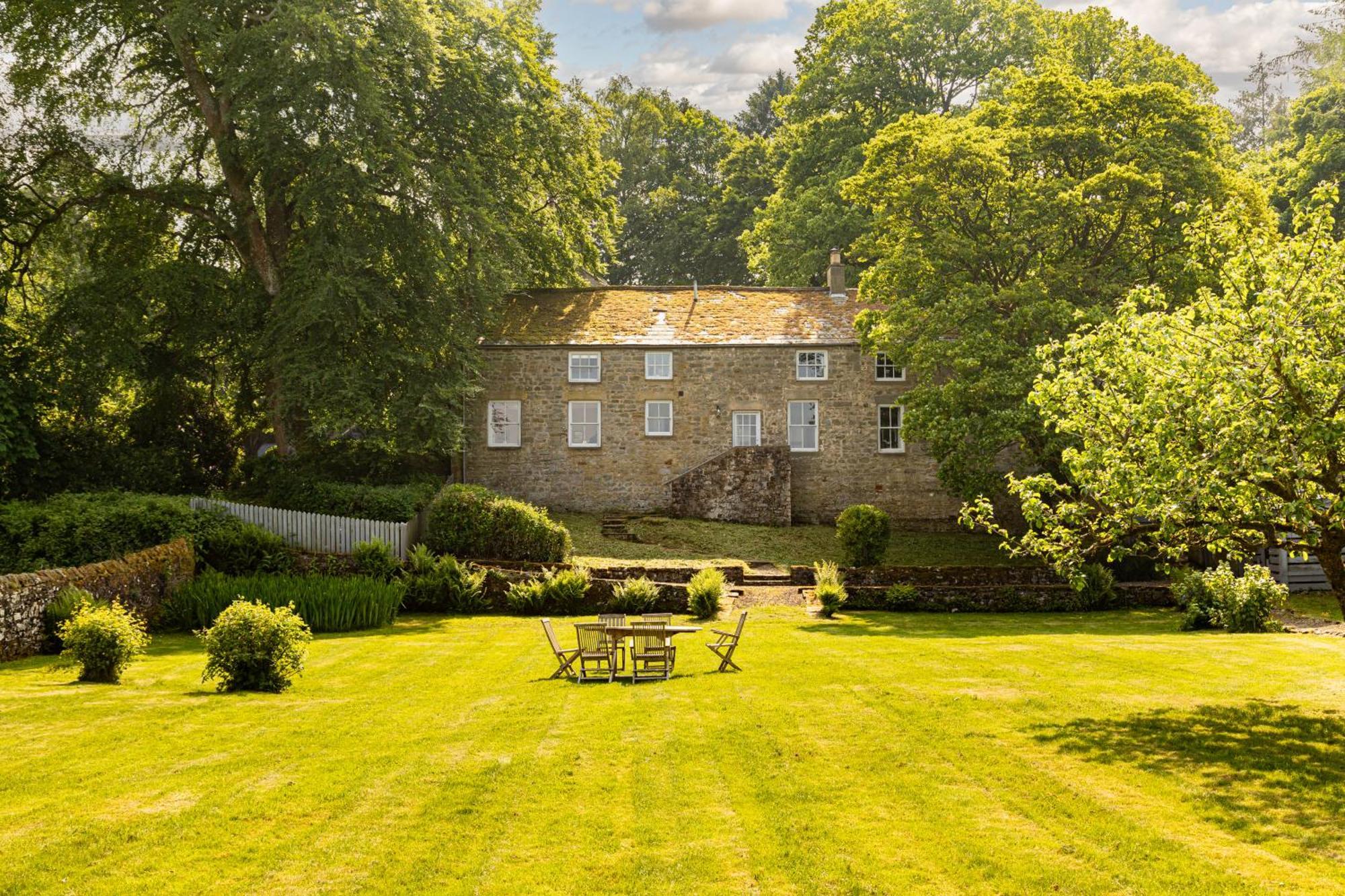 Holiday home Charming Georgian Coach House *