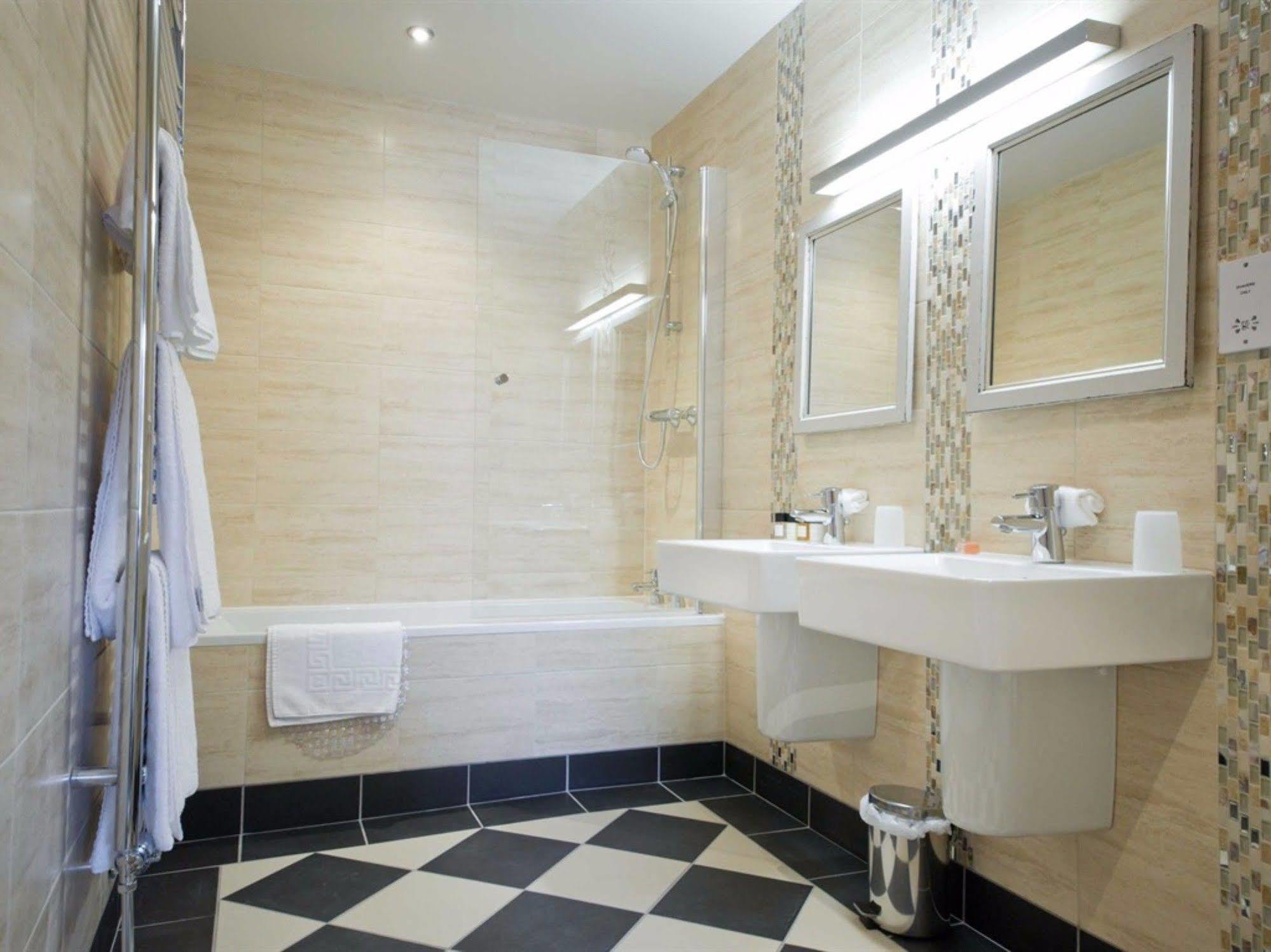 Inn The County 4*