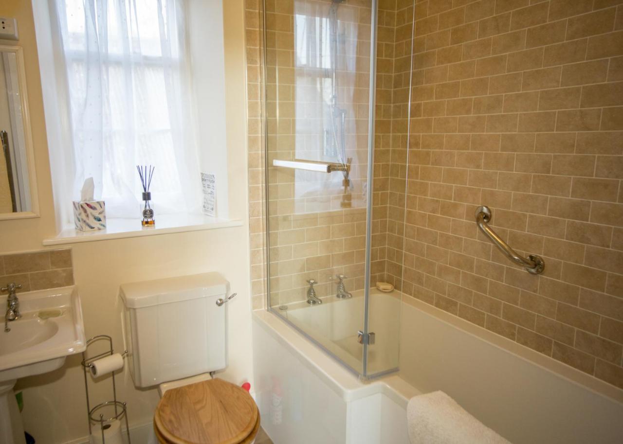 Errington House Bed & Breakfast *