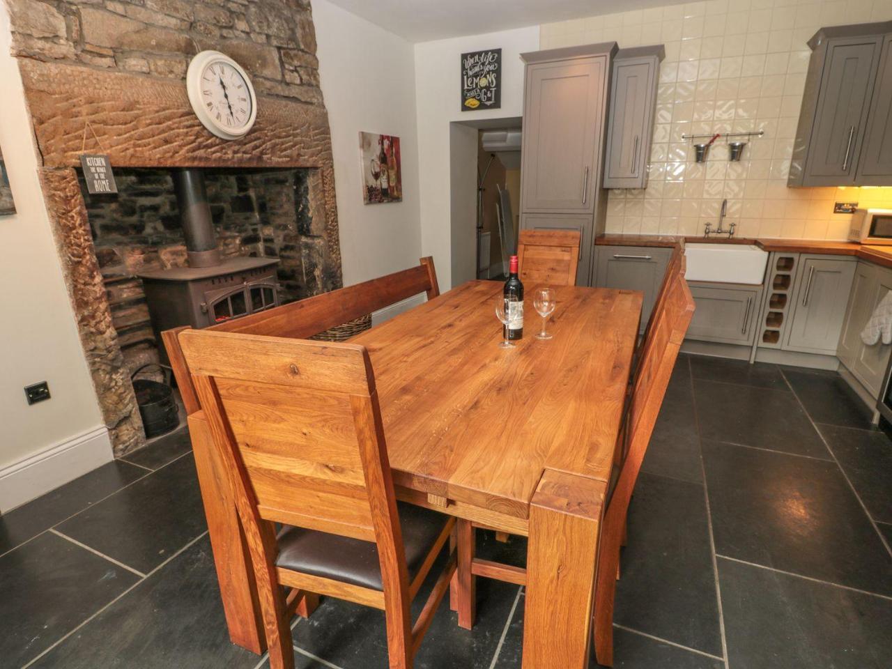 Holiday home Hare & Hounds House