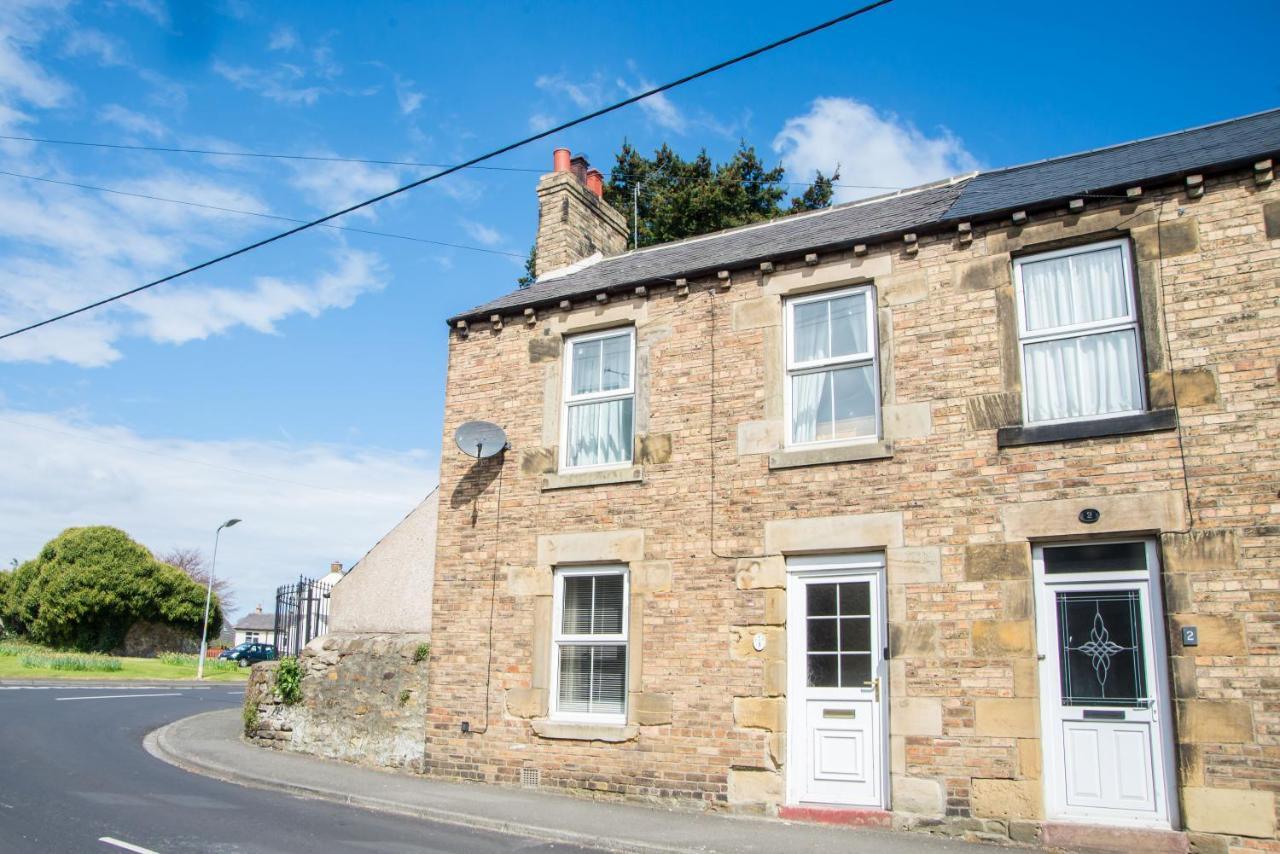 Luke Stays - Corner House Holiday home *
